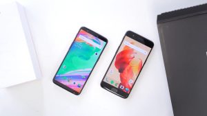OnePlus 5T לצידו של ה OnePlus 5